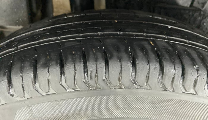 2019 Maruti Dzire VXI, CNG, Manual, 19,140 km, Right Rear Tyre Tread