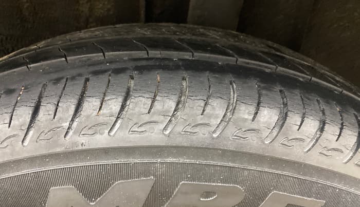 2020 Renault TRIBER RXZ, Petrol, Manual, 32,187 km, Left Rear Tyre Tread