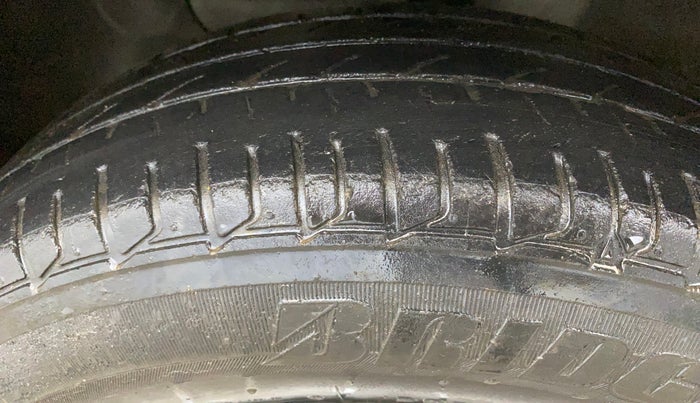 2015 Hyundai Elite i20 MAGNA 1.2, Petrol, Manual, 48,026 km, Left Front Tyre Tread