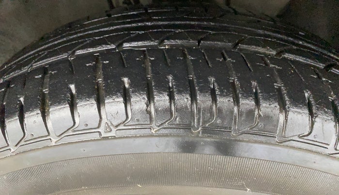 2015 Hyundai Elite i20 MAGNA 1.2, Petrol, Manual, 48,026 km, Right Front Tyre Tread