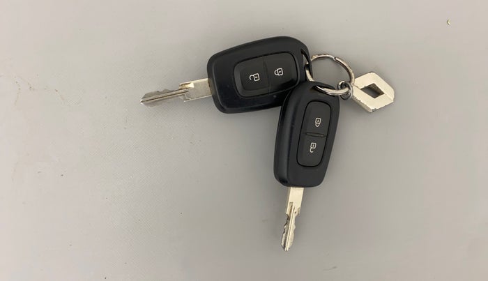 2018 Renault Duster 110 PS RXZ 4X2 AMT DIESEL, Diesel, Automatic, 66,671 km, Key Close Up