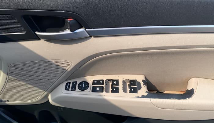 2021 Hyundai New Elantra 2.0 SX MT PETROL, Petrol, Manual, 78,625 km, Driver Side Door Panels Control