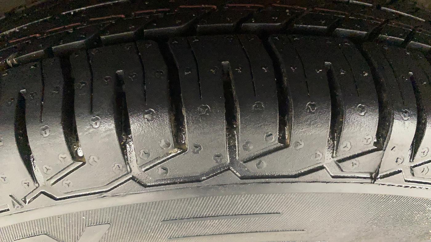 2021 Tata ALTROZ XM PETROL, Petrol, Manual, 47,702 km, Left Front Tyre Tread