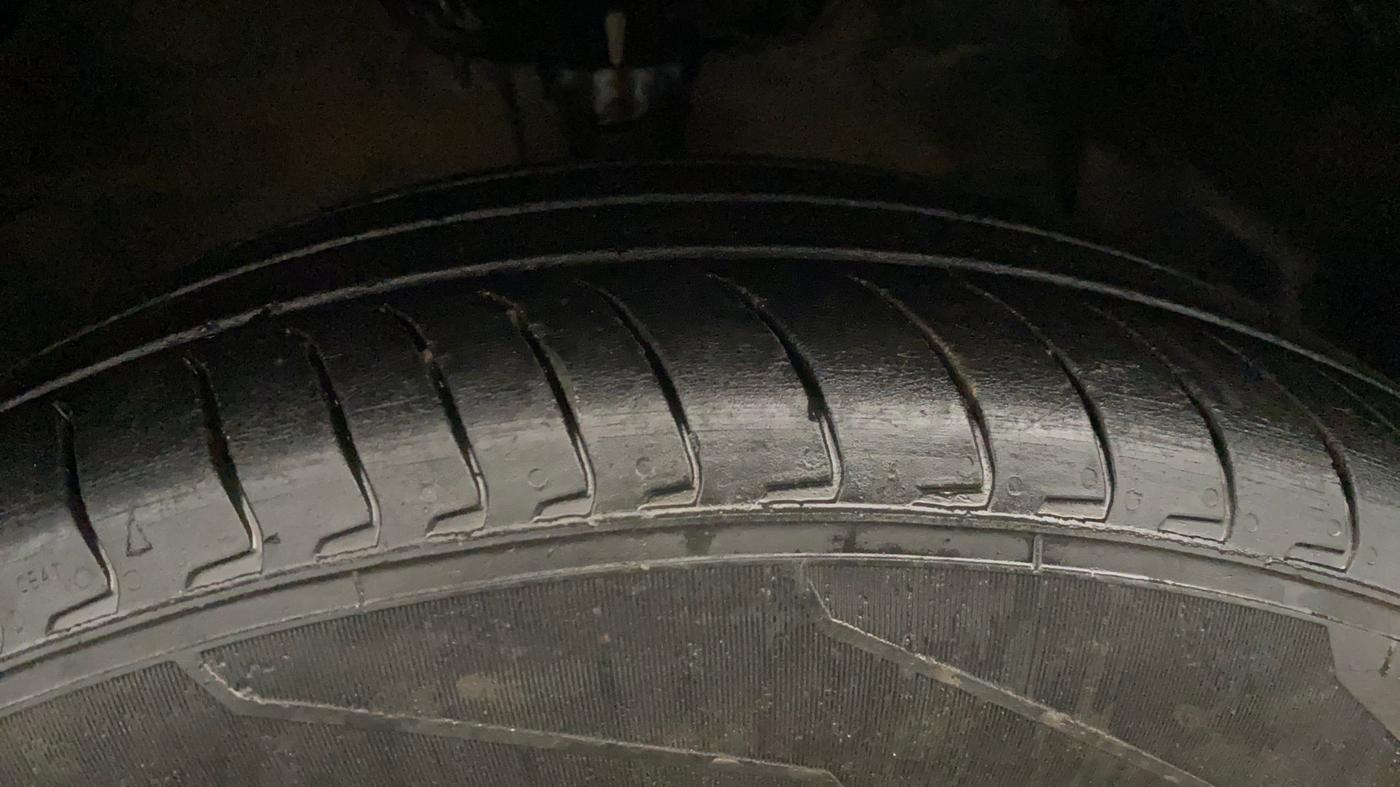 2023 Hyundai EXTER SX (O) CONNECT 1.2 MT DUAL TONE, Petrol, Manual, 50,566 km, Right Front Tyre Tread