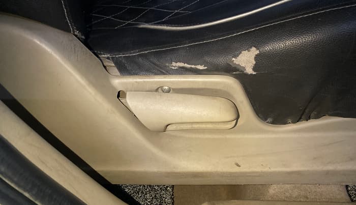 2016 Maruti Swift Dzire VXI, CNG, Manual, 96,129 km, Driver Side Adjustment Panel