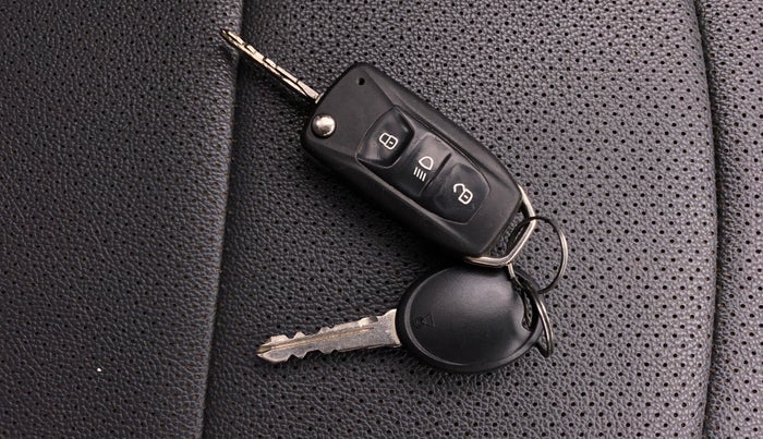 2018 Tata Tiago XZA PETROL, Petrol, Automatic, 90,612 km, Key Close Up