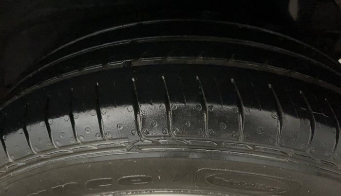 2015 Hyundai Elite i20 MAGNA 1.2, Petrol, Manual, 51,829 km, Left Rear Tyre Tread