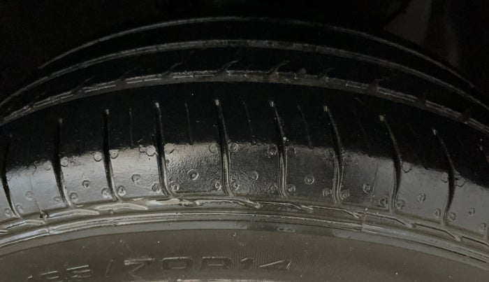 2015 Hyundai Elite i20 MAGNA 1.2, Petrol, Manual, 51,829 km, Right Front Tyre Tread