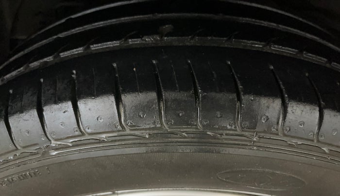 2015 Hyundai Elite i20 MAGNA 1.2, Petrol, Manual, 51,829 km, Right Rear Tyre Tread