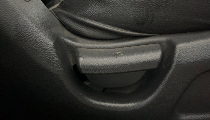 2015 Hyundai Elite i20 MAGNA 1.2, Petrol, Manual, 51,829 km, Driver Side Adjustment Panel