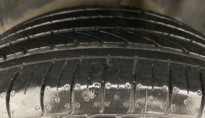 2019 Volkswagen Polo HIGH LINE PLUS 1.0, Petrol, Manual, 21,142 km, Right Rear Tyre Tread