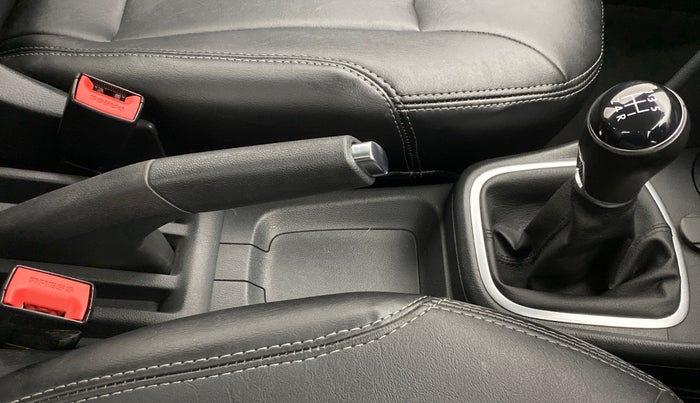 2019 Volkswagen Polo HIGH LINE PLUS 1.0, Petrol, Manual, 21,142 km, Gear Lever