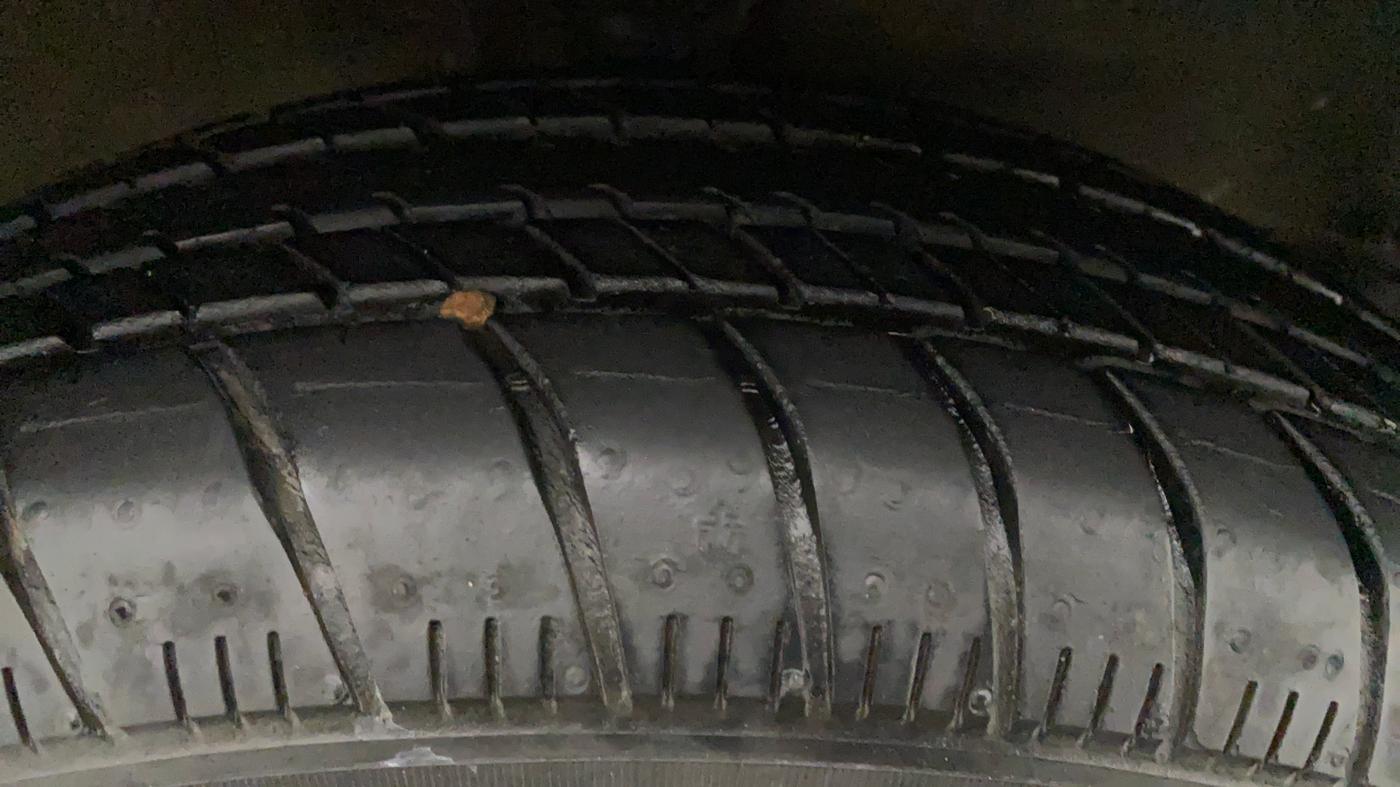 2011 Maruti Wagon R 1.0 VXI, Petrol, Manual, 41,074 km, Right Rear Tyre Tread