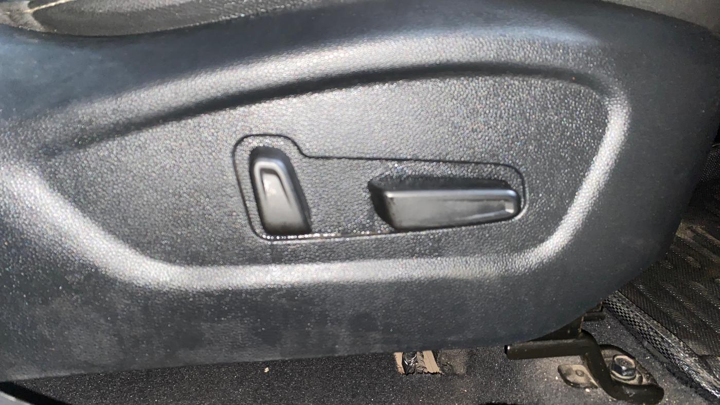 2018 Hyundai Creta SX (O) 1.6 PETROL, Petrol, Manual, 31,095 km, Driver Side Adjustment Panel