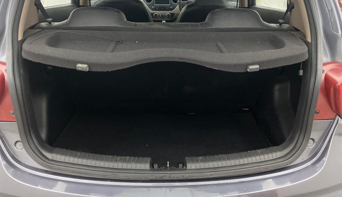 2019 Hyundai Grand i10 SPORTZ AT 1.2 KAPPA VTVT, Petrol, Automatic, 41,662 km, Boot Inside