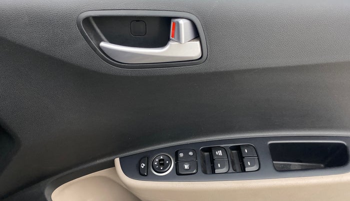 2019 Hyundai Grand i10 SPORTZ AT 1.2 KAPPA VTVT, Petrol, Automatic, 41,662 km, Driver Side Door Panels Control