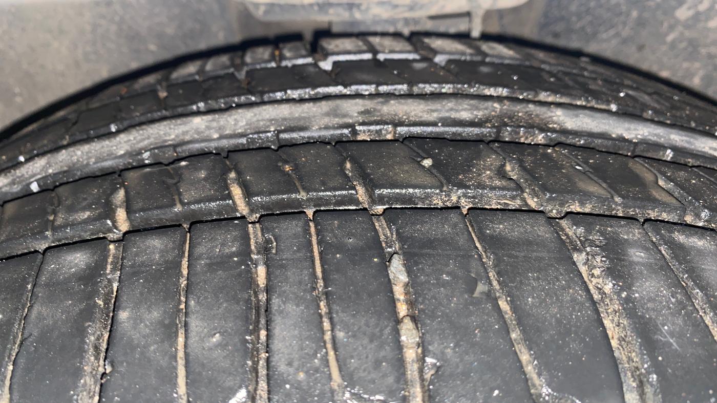 2022 Tata Safari XZA PLUS, Diesel, Automatic, 81,211 km, Left Front Tyre Tread