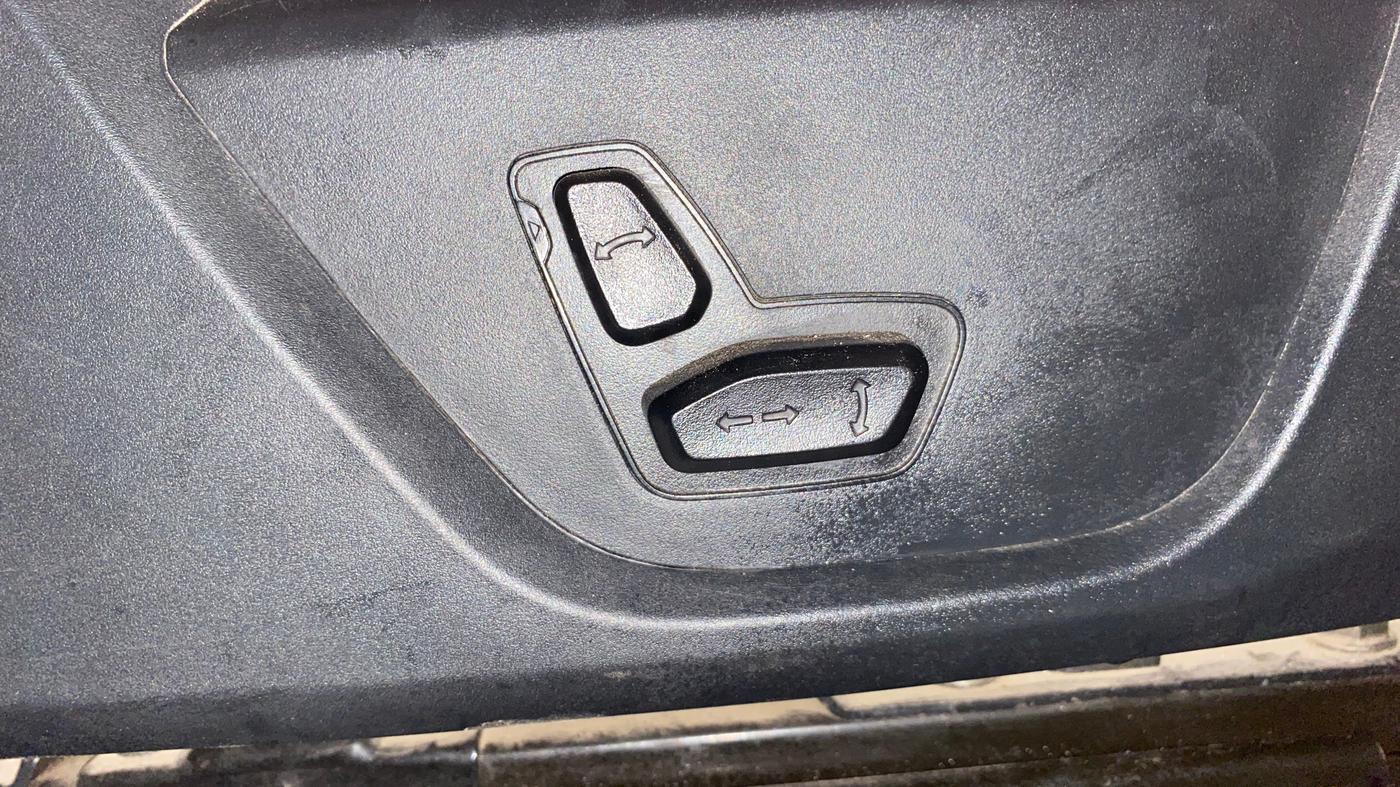 2022 Tata Safari XZA PLUS, Diesel, Automatic, 81,211 km, Driver Side Adjustment Panel