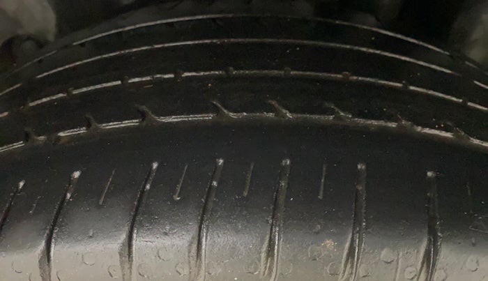 2016 Maruti Ciaz ZXI+, Petrol, Manual, 89,367 km, Left Rear Tyre Tread