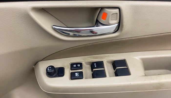 2016 Maruti Ciaz ZXI+, Petrol, Manual, 89,367 km, Driver Side Door Panels Control