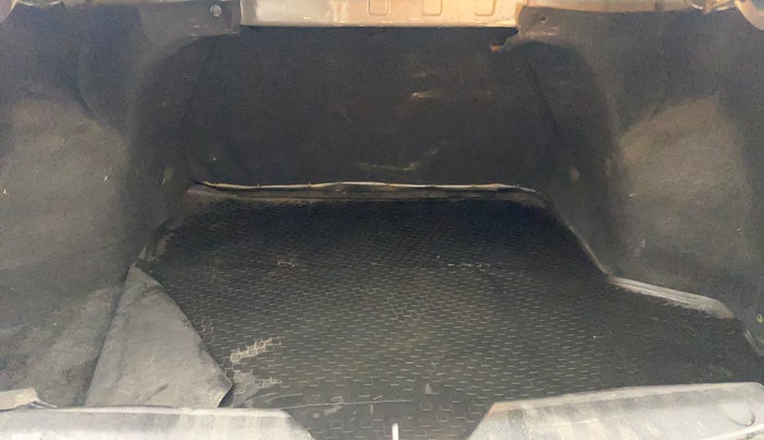 2016 Maruti Ciaz ZXI+, Petrol, Manual, 89,367 km, Boot Inside