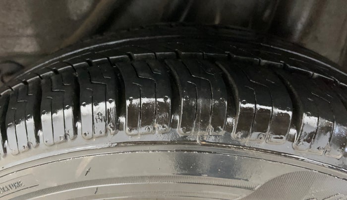 2015 Honda Amaze 1.2L I-VTEC S, Petrol, Manual, 39,487 km, Left Rear Tyre Tread