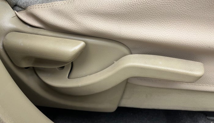 2015 Honda Amaze 1.2L I-VTEC S, Petrol, Manual, 39,487 km, Driver Side Adjustment Panel