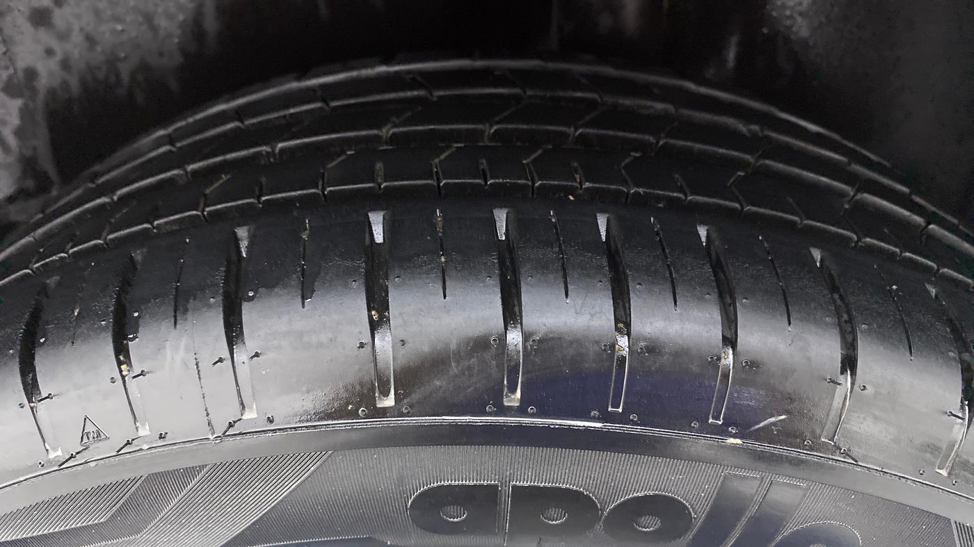 2020 Volkswagen Polo GT TSI AT 1.0, Petrol, Automatic, 8,766 km, Left Rear Tyre Tread