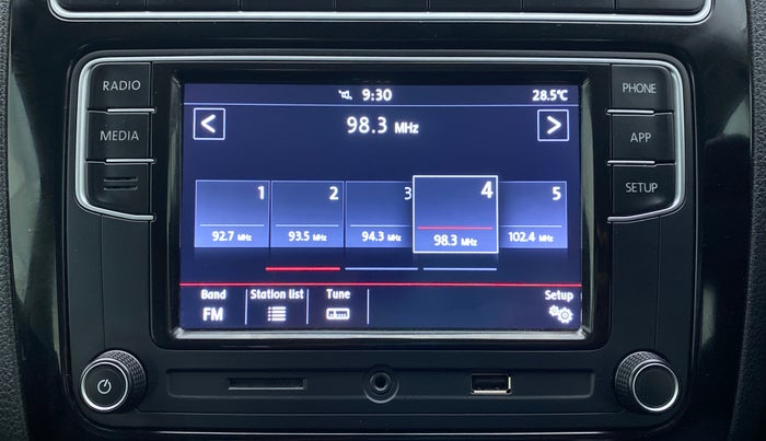 2020 Volkswagen Polo GT TSI AT 1.0, Petrol, Automatic, 8,766 km, Infotainment System