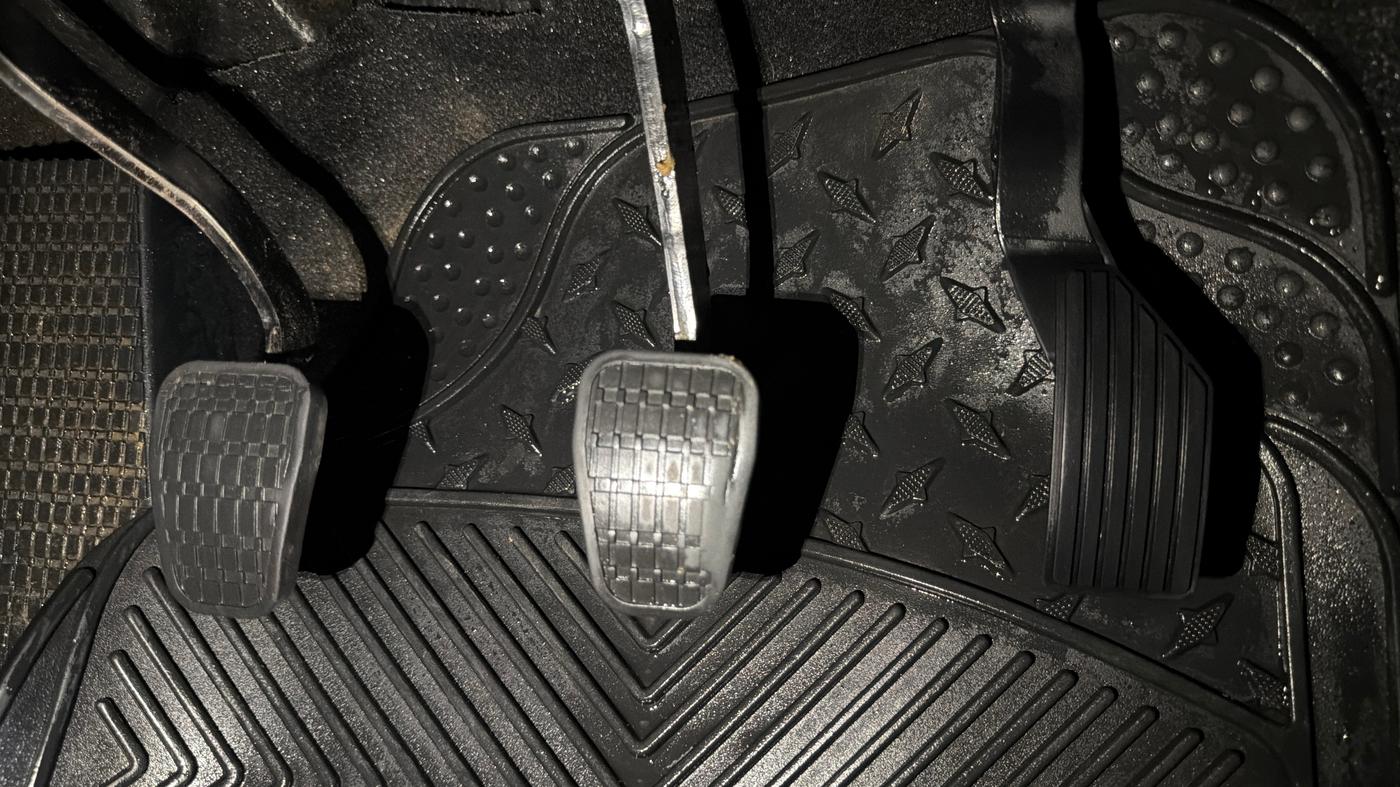 2022 Tata PUNCH  ACCOMPLISHED AMT CAMO EDITION, Petrol, Automatic, 33,734 km, Pedals