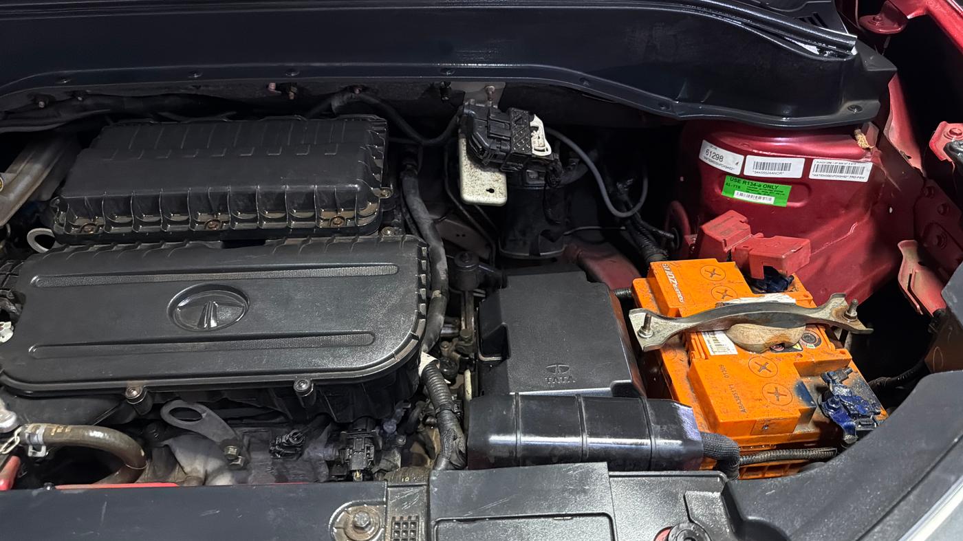 2022 Tata PUNCH  ACCOMPLISHED AMT CAMO EDITION, Petrol, Automatic, 33,734 km, Engine View - Left