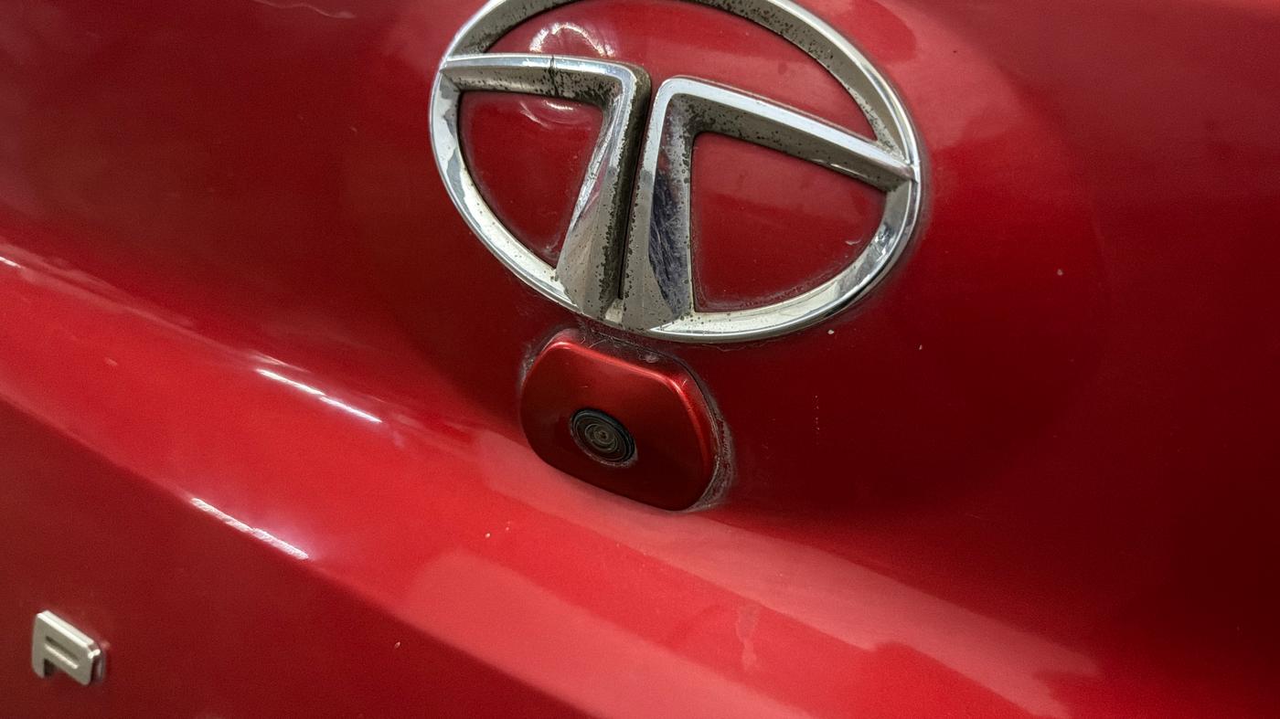 2022 Tata PUNCH  ACCOMPLISHED AMT CAMO EDITION, Petrol, Automatic, 33,734 km, Parking Camera