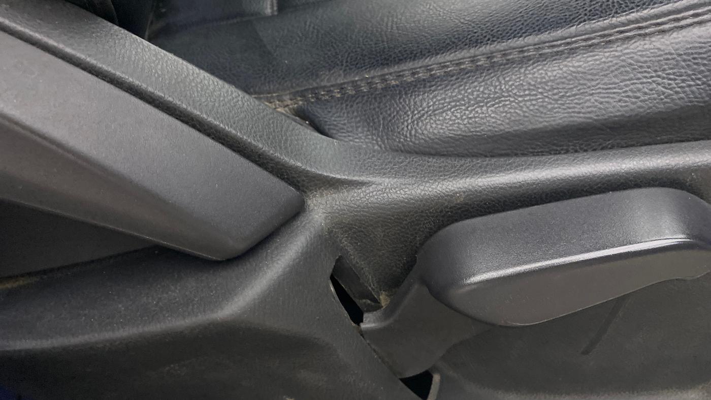 2020 Ford New Figo TITANIUM 1.2 PETROL MT, Petrol, Manual, 94,109 km, Driver Side Adjustment Panel