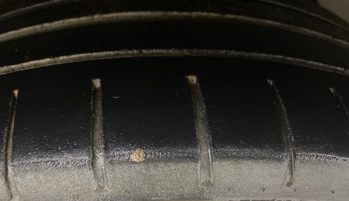 2020 Ford New Figo TITANIUM 1.2 PETROL MT, Petrol, Manual, 94,109 km, Right Rear Tyre Tread