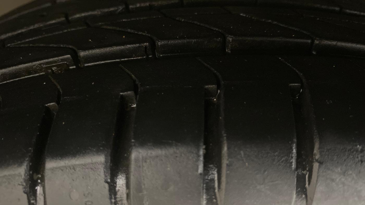 2020 Ford New Figo TITANIUM 1.2 PETROL MT, Petrol, Manual, 94,109 km, Left Front Tyre Tread