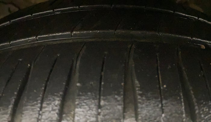 2015 Maruti Celerio VXI AMT, Petrol, Automatic, 45,849 km, Left Front Tyre Tread