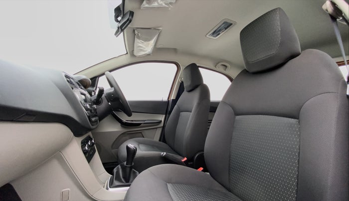 2017 Tata Tiago XZ 1.2 REVOTRON, Petrol, Manual, 11,107 km, Right Side Front Door Cabin