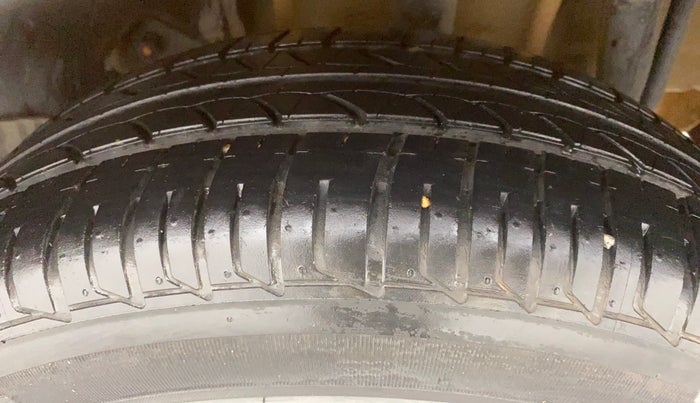 2017 Tata Tiago XZ 1.2 REVOTRON, Petrol, Manual, 11,107 km, Left Rear Tyre Tread