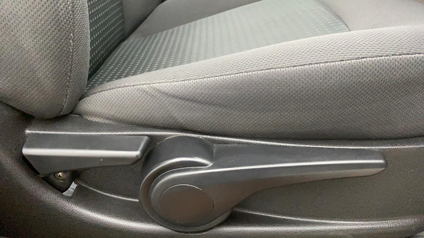 2017 Tata Tiago XZ 1.2 REVOTRON, Petrol, Manual, 11,107 km, Driver Side Adjustment Panel