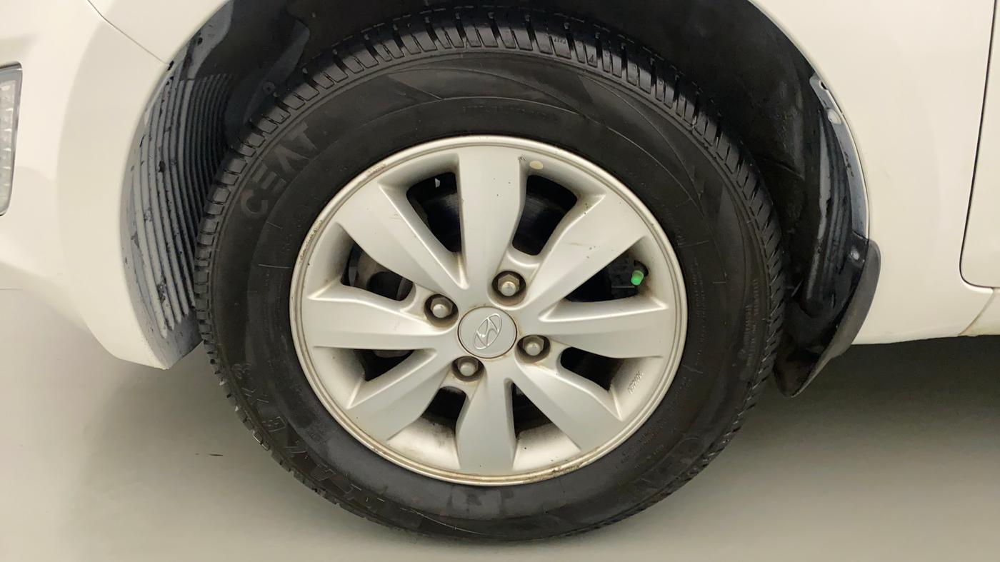 2013 Hyundai i20 SPORTZ 1.2, Petrol, Manual, 19,295 km, Left Front Wheel
