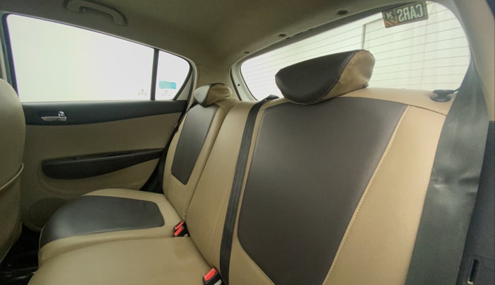 2013 Hyundai i20 SPORTZ 1.2, Petrol, Manual, 19,295 km, Right Side Rear Door Cabin