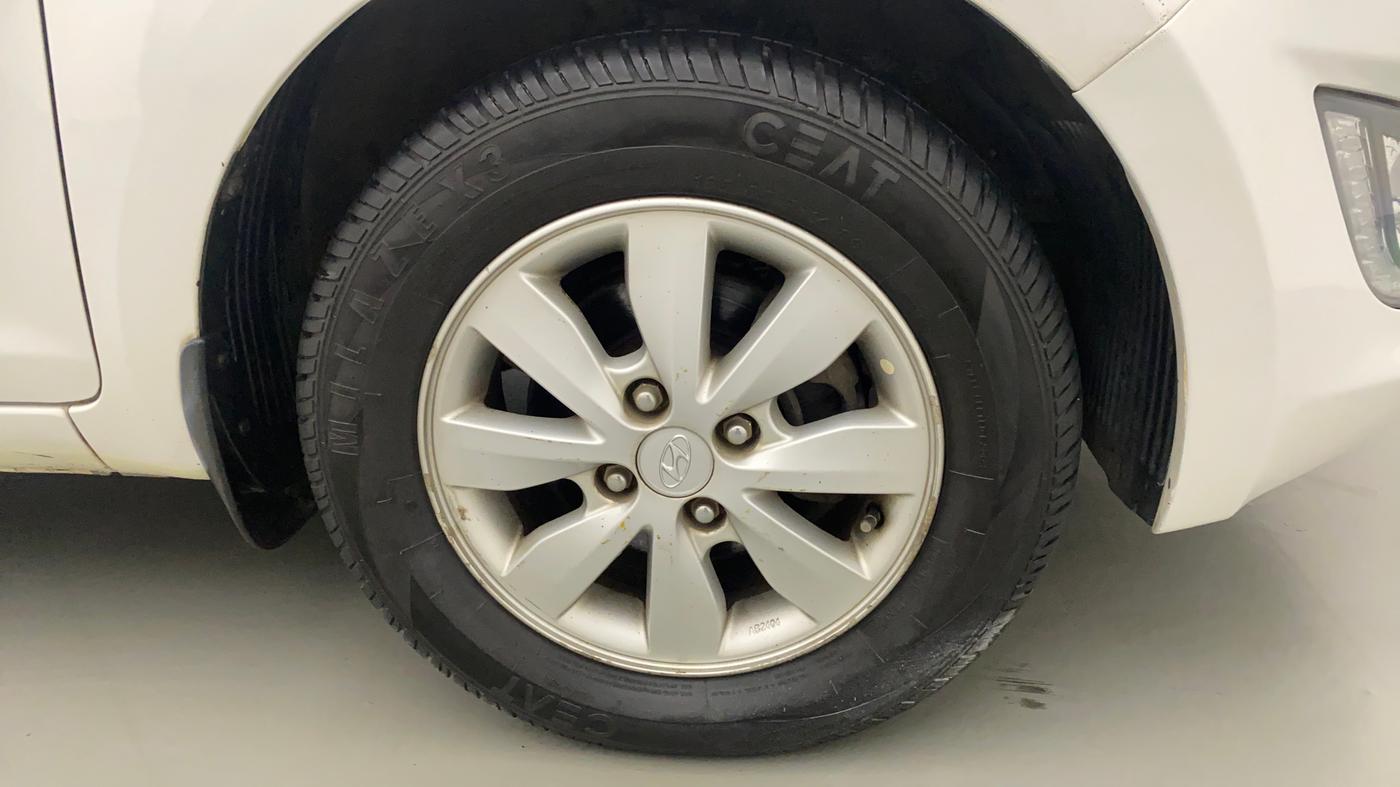 2013 Hyundai i20 SPORTZ 1.2, Petrol, Manual, 19,295 km, Right Front Wheel