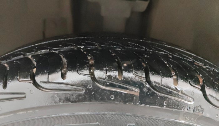 2018 Datsun Redi Go T (O), Petrol, Manual, 97,153 km, Left Front Tyre Tread