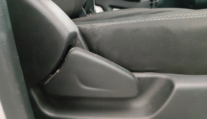 2018 Datsun Redi Go T (O), Petrol, Manual, 97,153 km, Driver Side Adjustment Panel