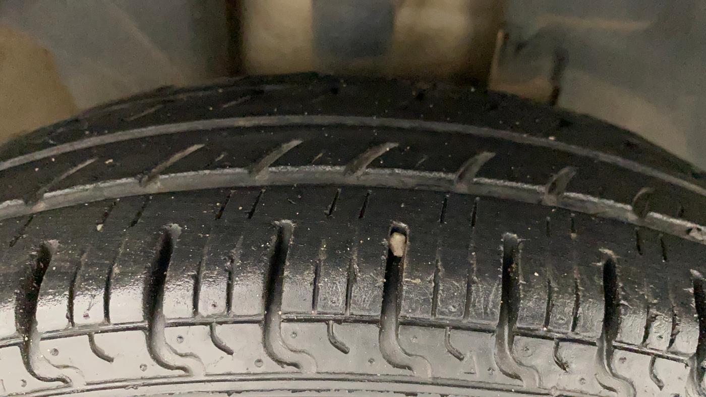 2018 Renault Kwid RXT 0.8 (O), Petrol, Manual, 61,217 km, Right Front Tyre Tread