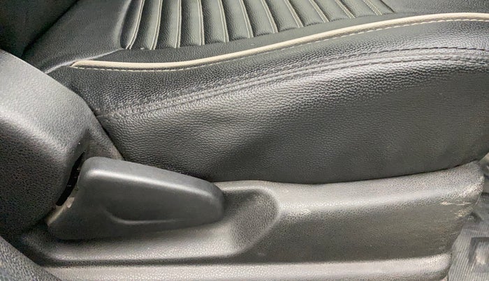 2018 Renault Kwid RXT 0.8 (O), Petrol, Manual, 61,217 km, Driver Side Adjustment Panel