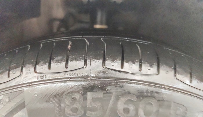 2013 Volkswagen Vento HIGHLINE DIESEL 1.6, Diesel, Manual, 85,883 km, Right Front Tyre Tread