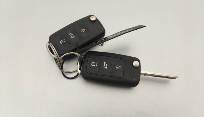 2013 Volkswagen Vento HIGHLINE DIESEL 1.6, Diesel, Manual, 85,883 km, Key Close Up