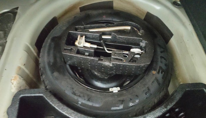 2013 Volkswagen Vento HIGHLINE DIESEL 1.6, Diesel, Manual, 85,883 km, Spare Tyre