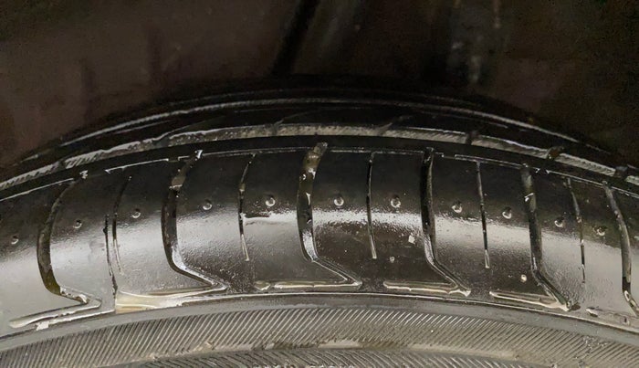 2019 Honda Amaze 1.2L I-VTEC V CVT, Petrol, Automatic, 1,00,796 km, Left Rear Tyre Tread